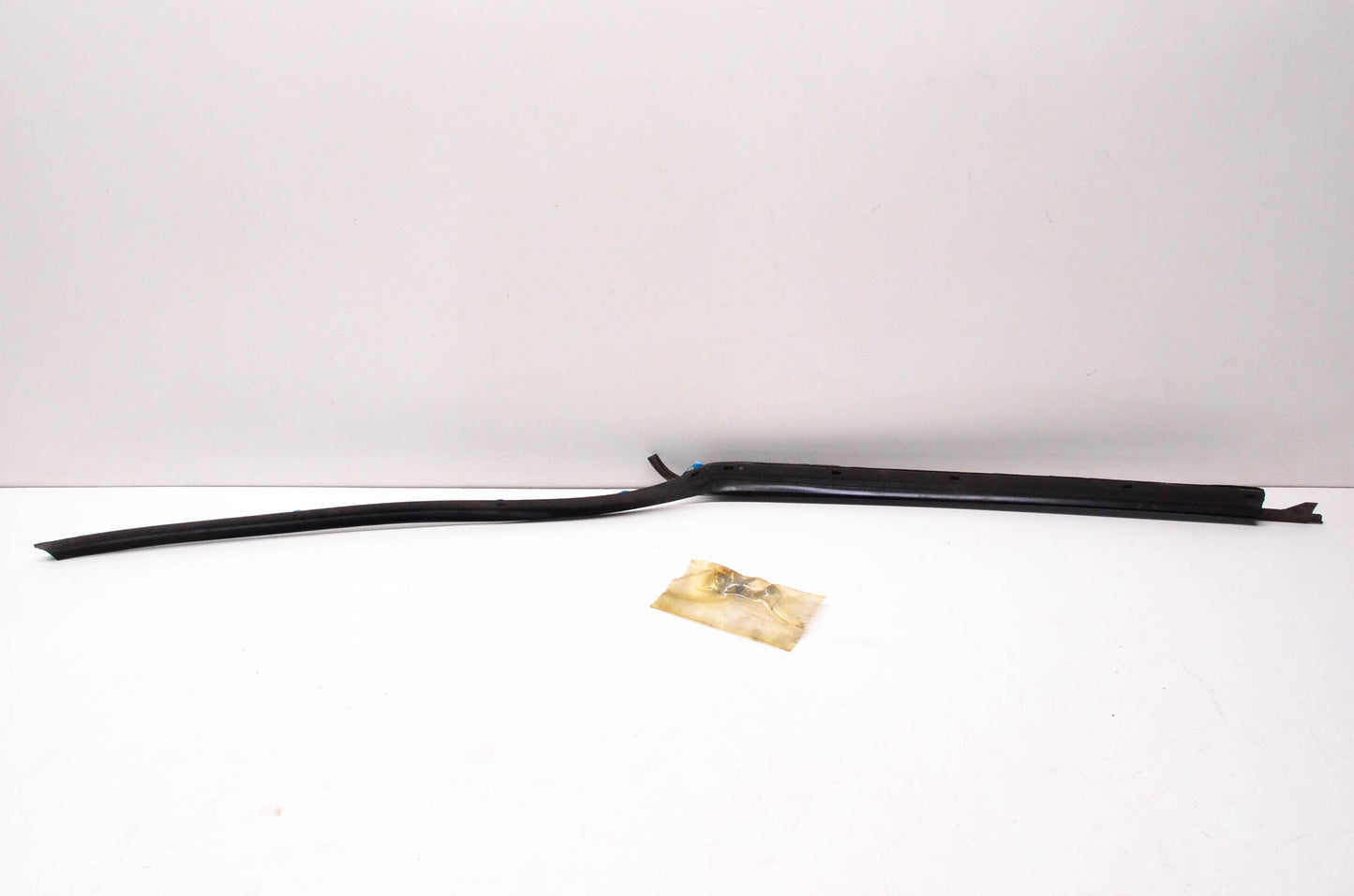 New OEM Ford E2GZ-6751726-B Molding W/ Install Hardware NOS