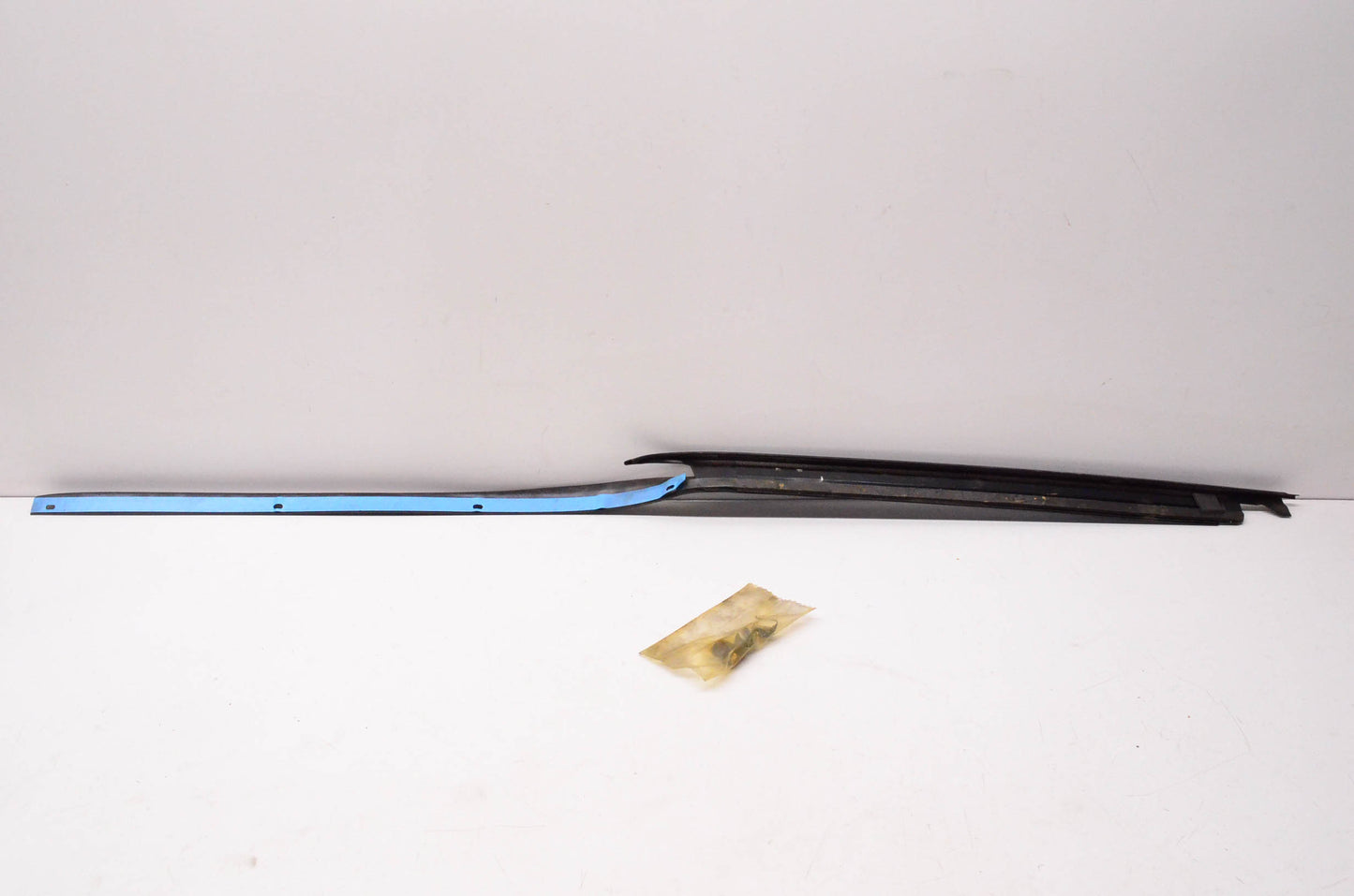 New OEM Ford E2GZ-6751726-B Molding W/ Install Hardware NOS