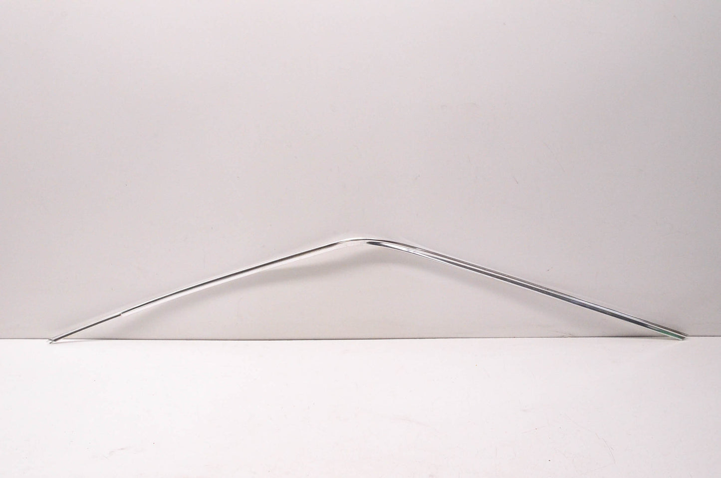New OEM Ford E2ZZ-6120550-A 1984 Mustang Right Hand Window Molding NOS