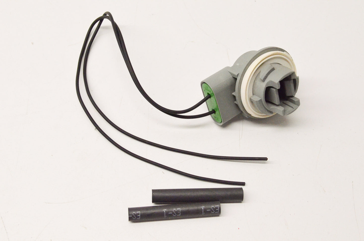 New OEM Ford WPT-658, 3U2Z14S411ZGA Wiring Pigtail Kit NOS