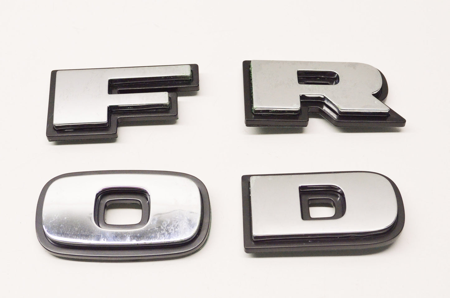 New OEM Ford E9TZ9940282A Ford Letter Kit NOS