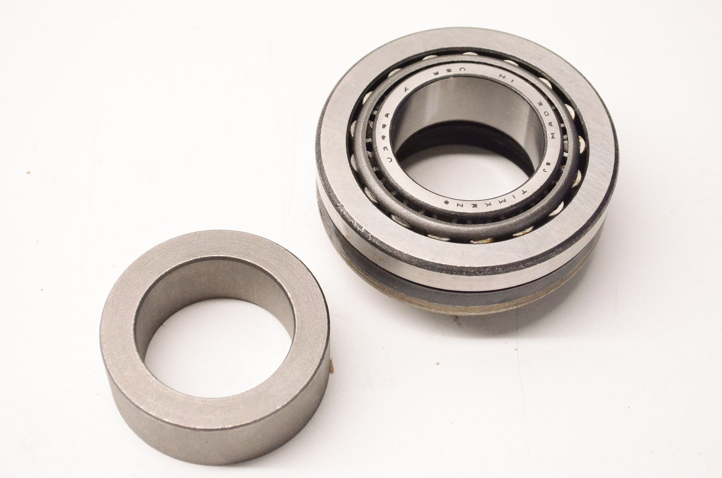 New OEM Ford D4AZ1225A Drive Axle Shaft Bearing NOS