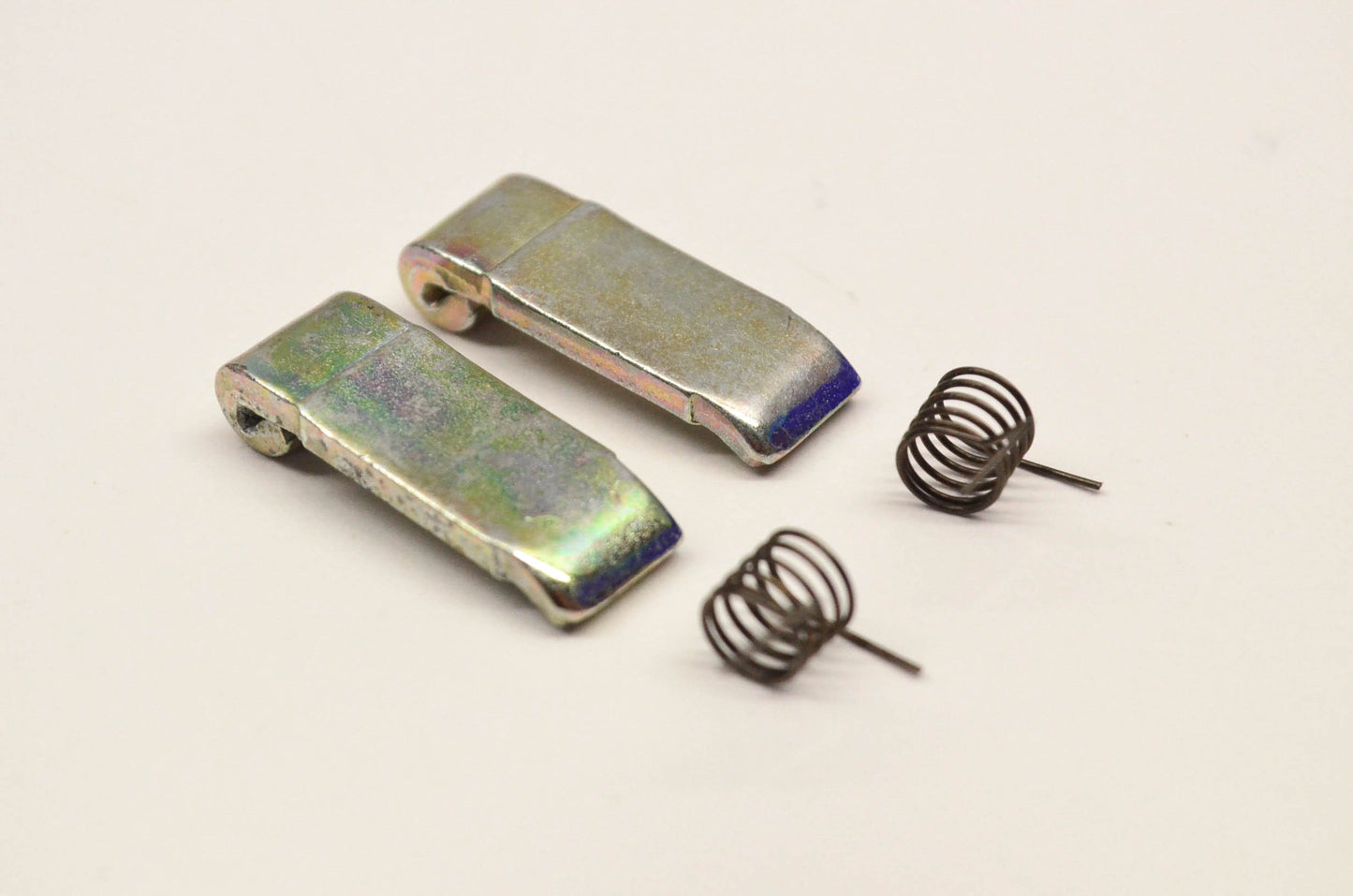 New OEM Briggs & Stratton 492833 Pawl and Ratchet Qty 2 NOS