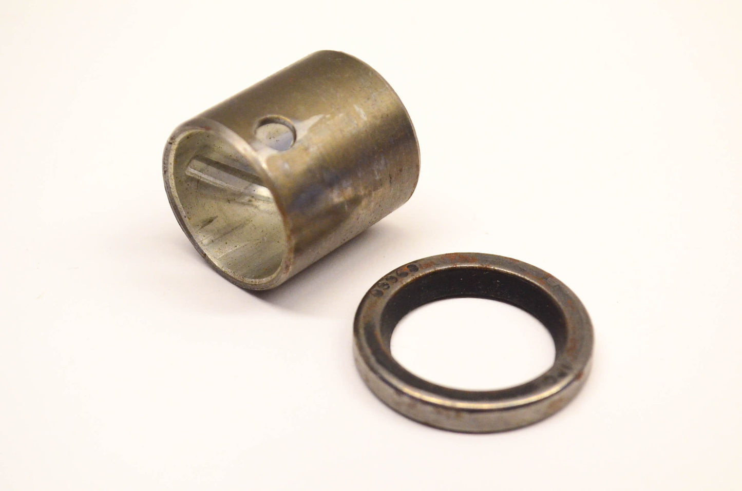 New OEM Briggs & Stratton 297565 Cylinder Bushing Kit NOS