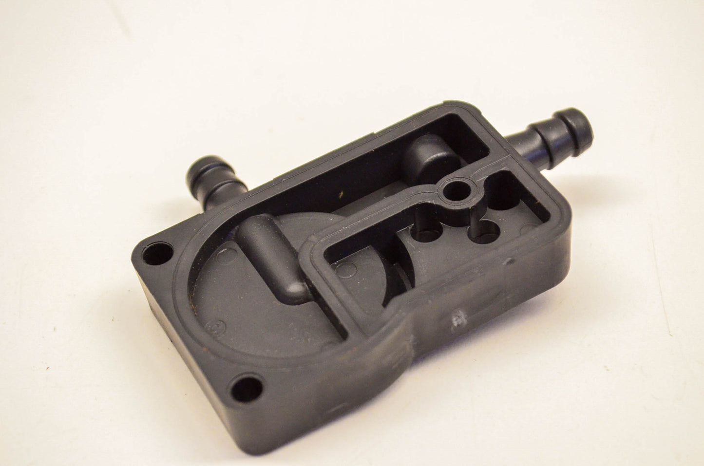 New OEM Briggs & Stratton 280197, 8951 Fuel Pump Body NOS