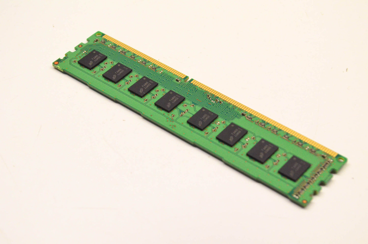 HP 497158-D88, MT16JTF51264AZ-1G4M1 DDR3 4GB DIMM 2RX8 PC3-10600
