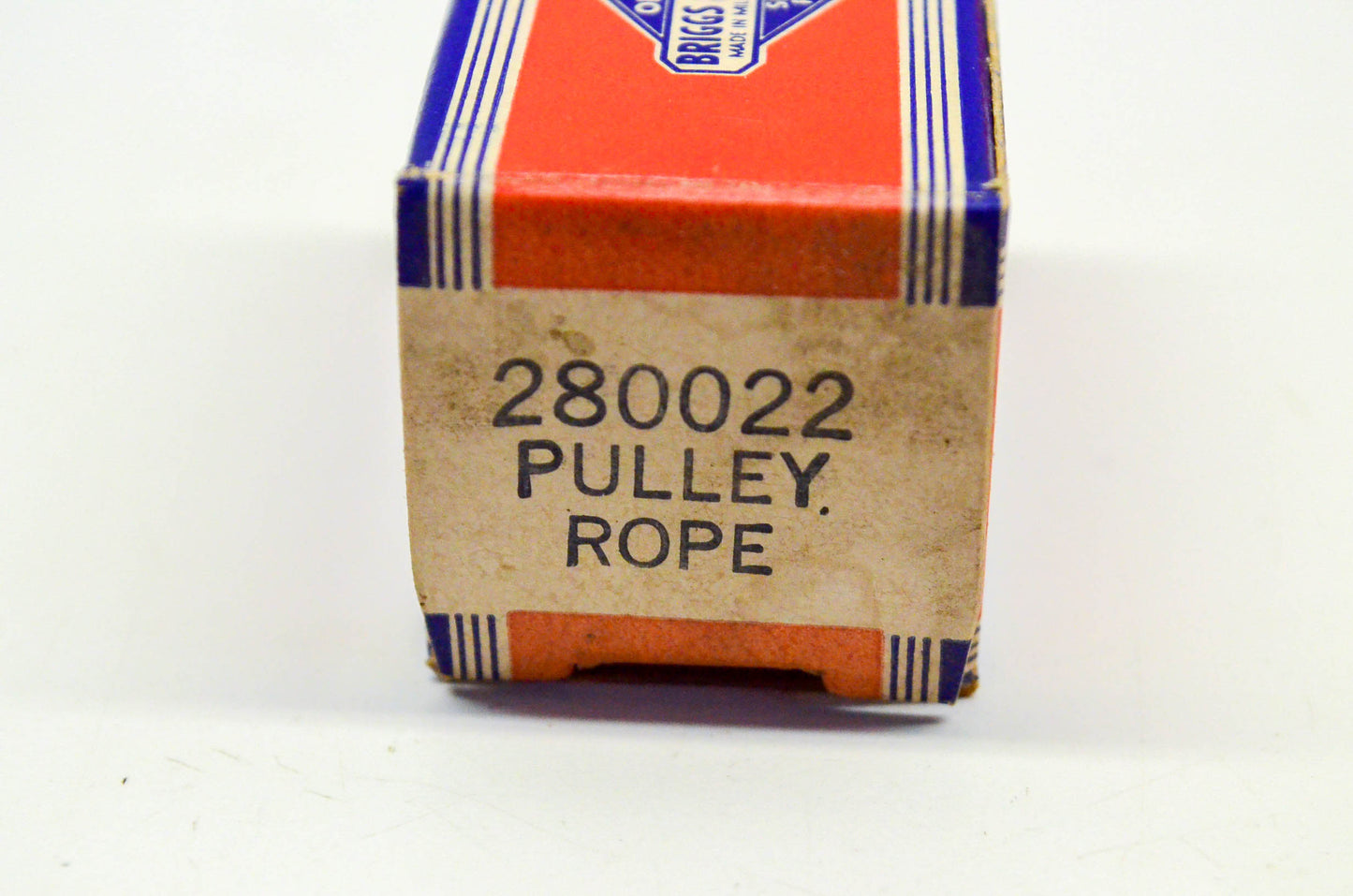 New OEM Briggs & Stratton 280022 Rope Pulley Guides Qty 2 NOS