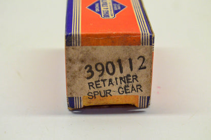 New OEM Briggs & Stratton 390112 Spur Gear Retainer NOS