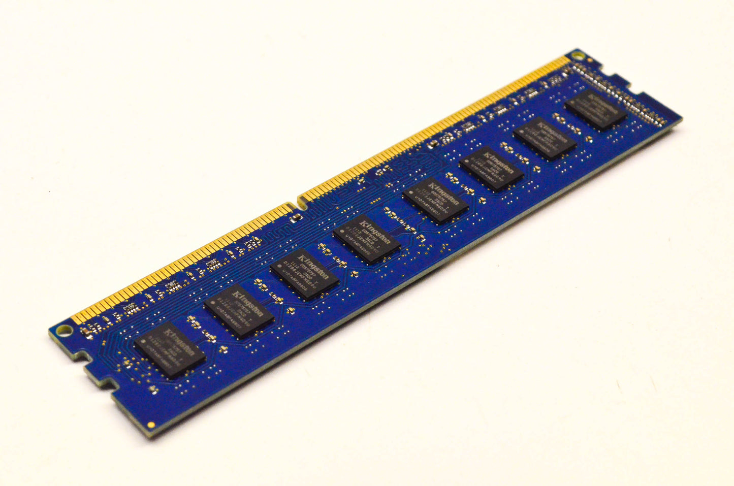 Kingston ACR256X64D3U1333C9 DDR3 2GB RAM PC3-10600U-9-10-B0 DIMM