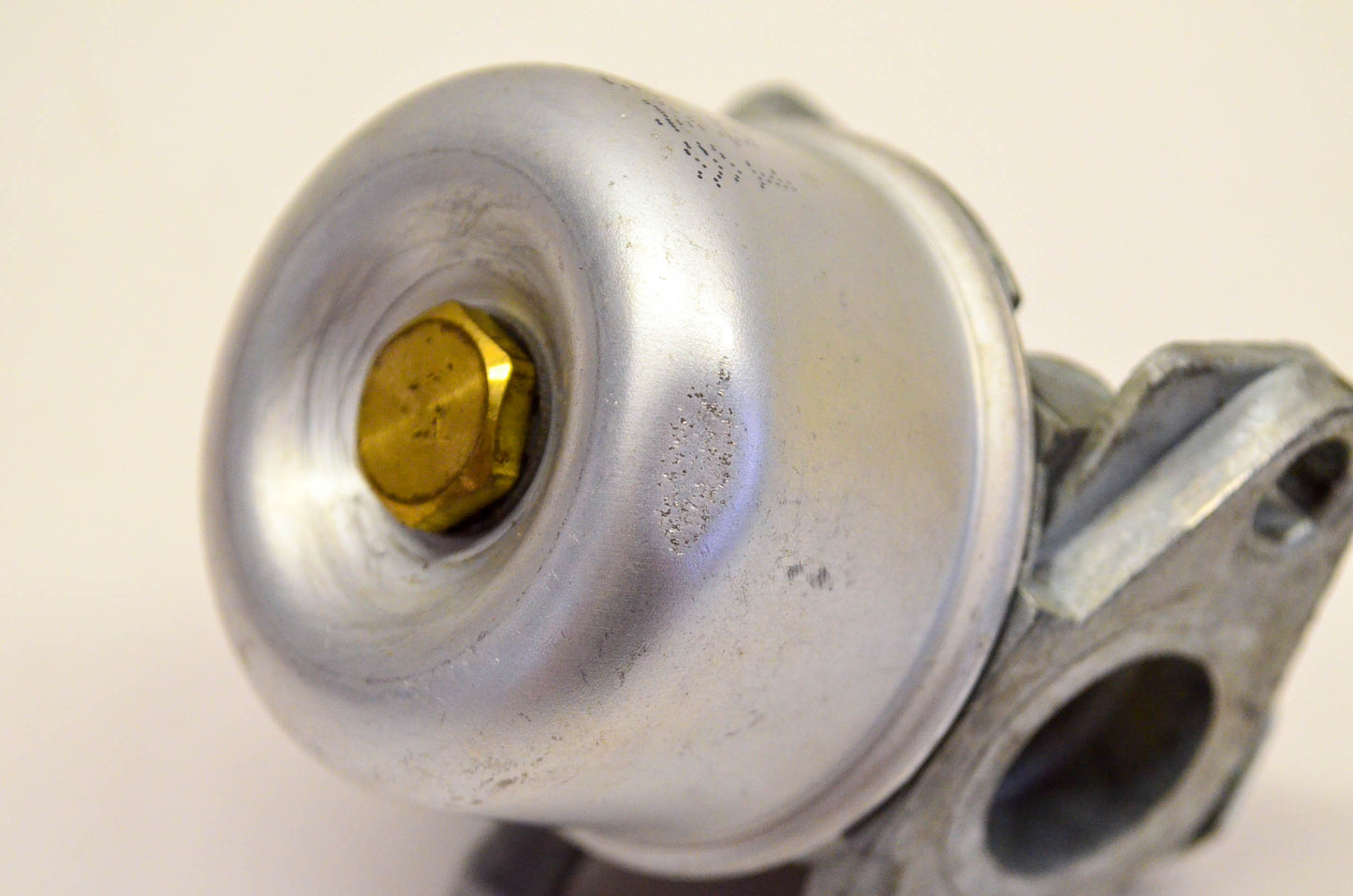 New OEM Briggs & Stratton 692649 Carburetor NOS