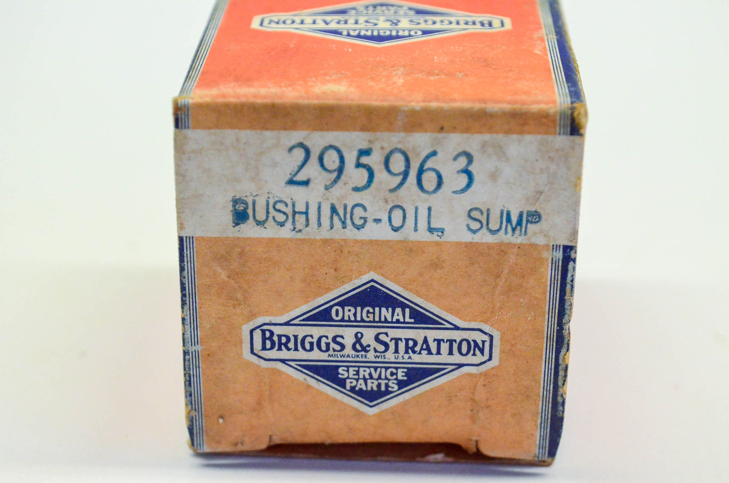 New OEM Briggs & Stratton 295963 Oil Sump Bushing NOS