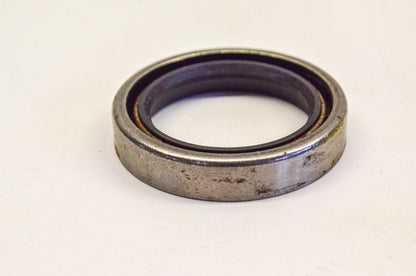 New OEM Briggs & Stratton 298423 Oil Seal NOS