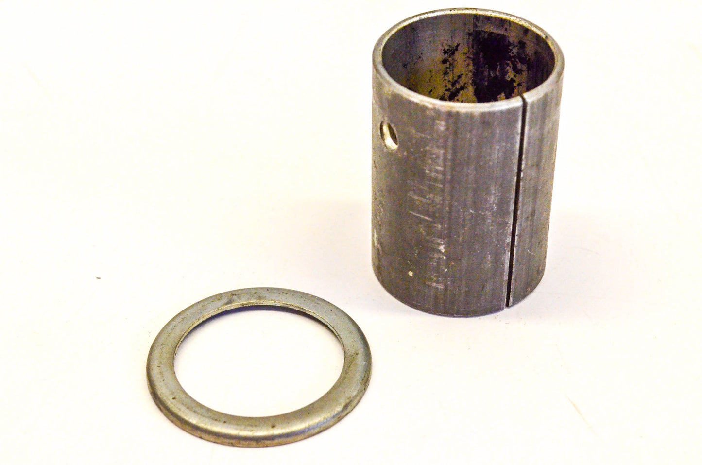 New OEM Briggs & Stratton 29037 Crankcase Bushing NOS