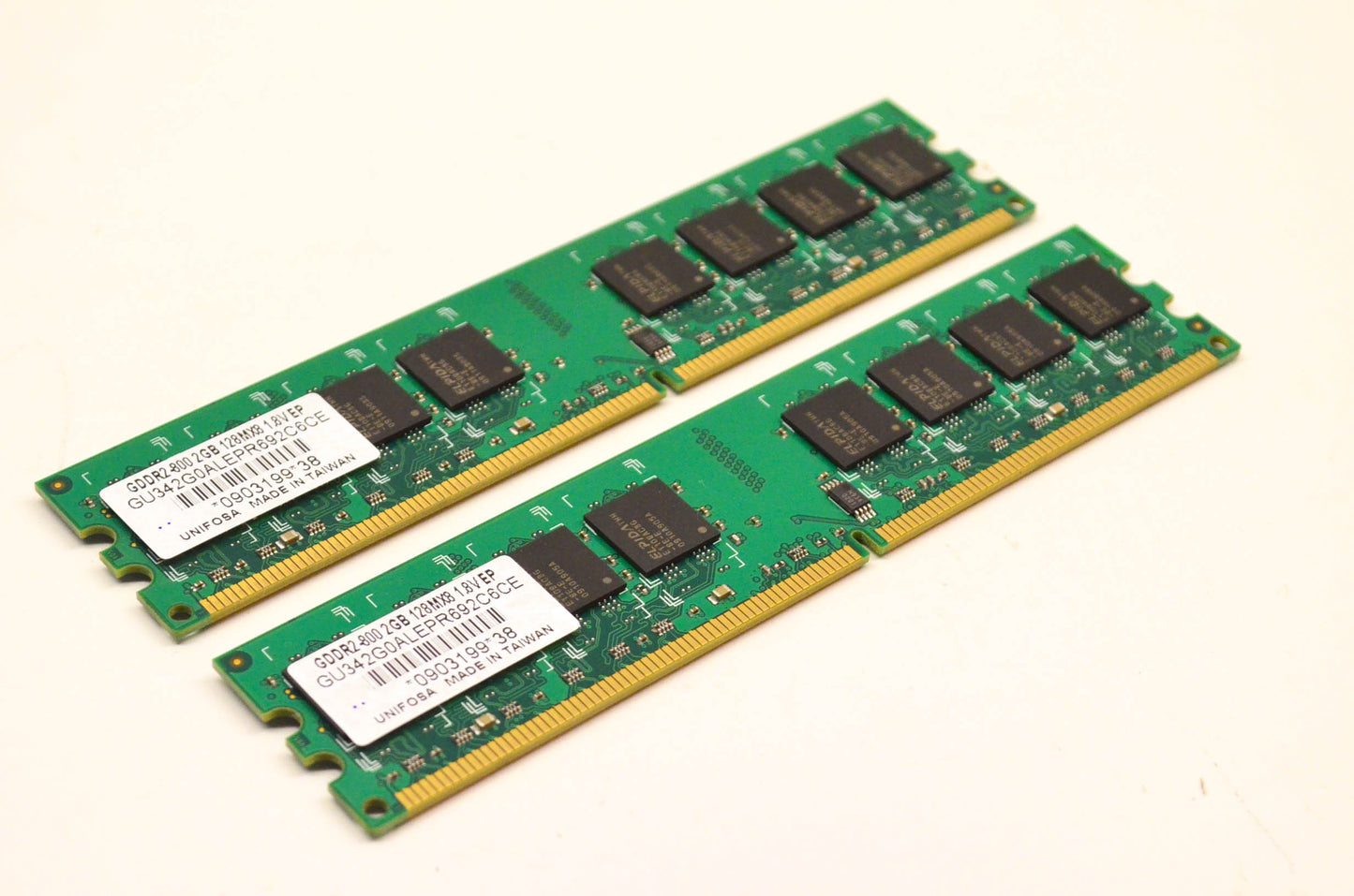 Unifosa GU342G0ALEPR692C6CE 4GB (2x2GB) PC2-6400 800MHz DDR2 RAM Kit