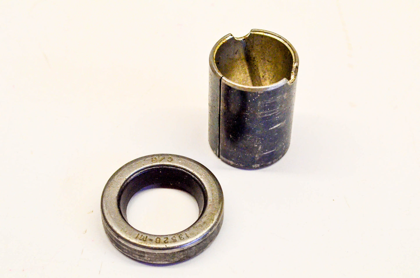 New OEM Briggs & Stratton 293709 Oil Sump Bushing Kit NOS