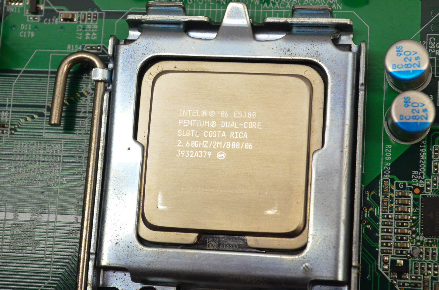 Acer G43T-AM Socket 775 Motherboard and Intel Pentium E5300 2.60GHz Processor