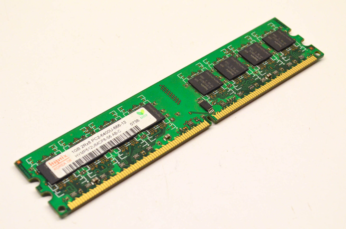 Hynix HYMP512U64CP8-S6, SNPU8622C/1G 1GB RAM 2Rx8 PC2-6400U 666MHz DDR2 DIMM