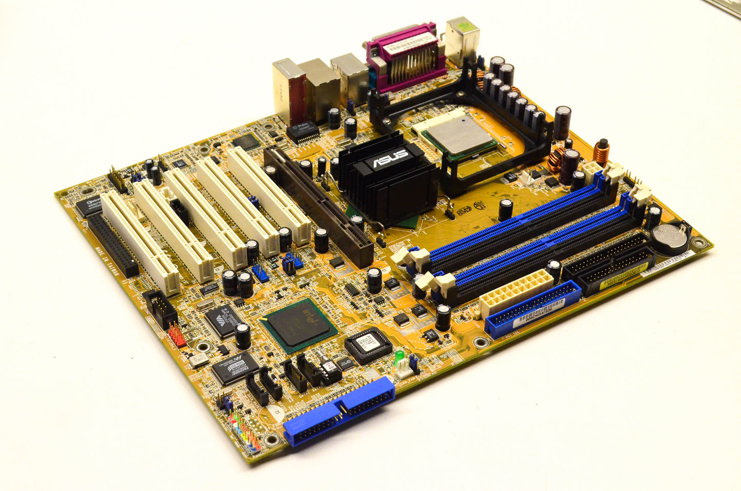 ASUS P4C800-E Deluxe Socket 478 i875P Series Motherboard Intel Pentium 4 3.0GHz