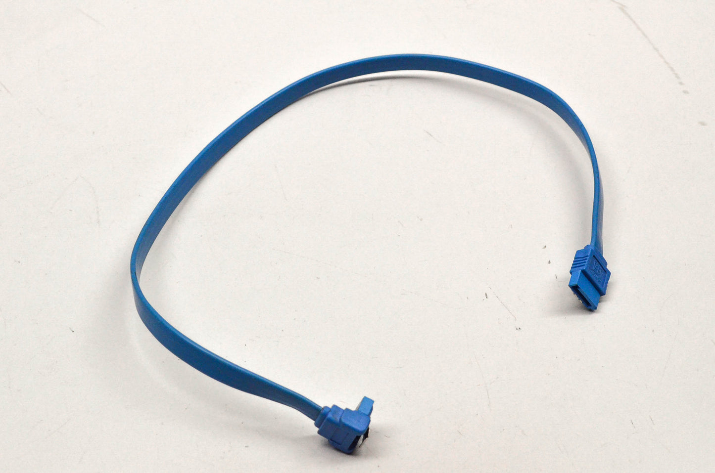 TRI Wire Technology E208931, 21149 SATA Straight to 90 Degree Cable