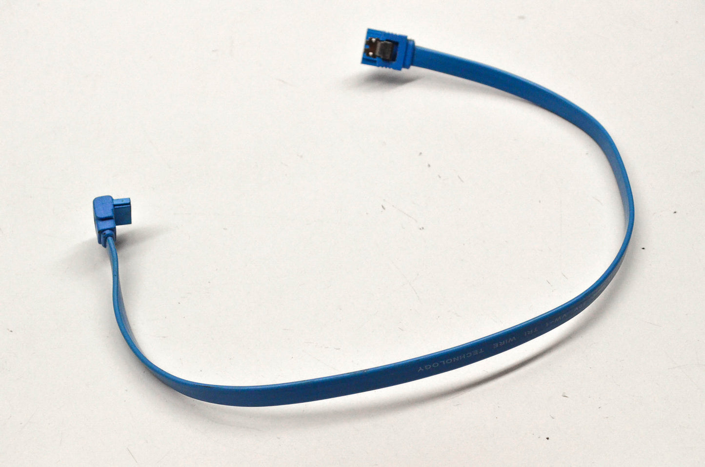 TRI Wire Technology E208931, 21149 SATA Straight to 90 Degree Cable