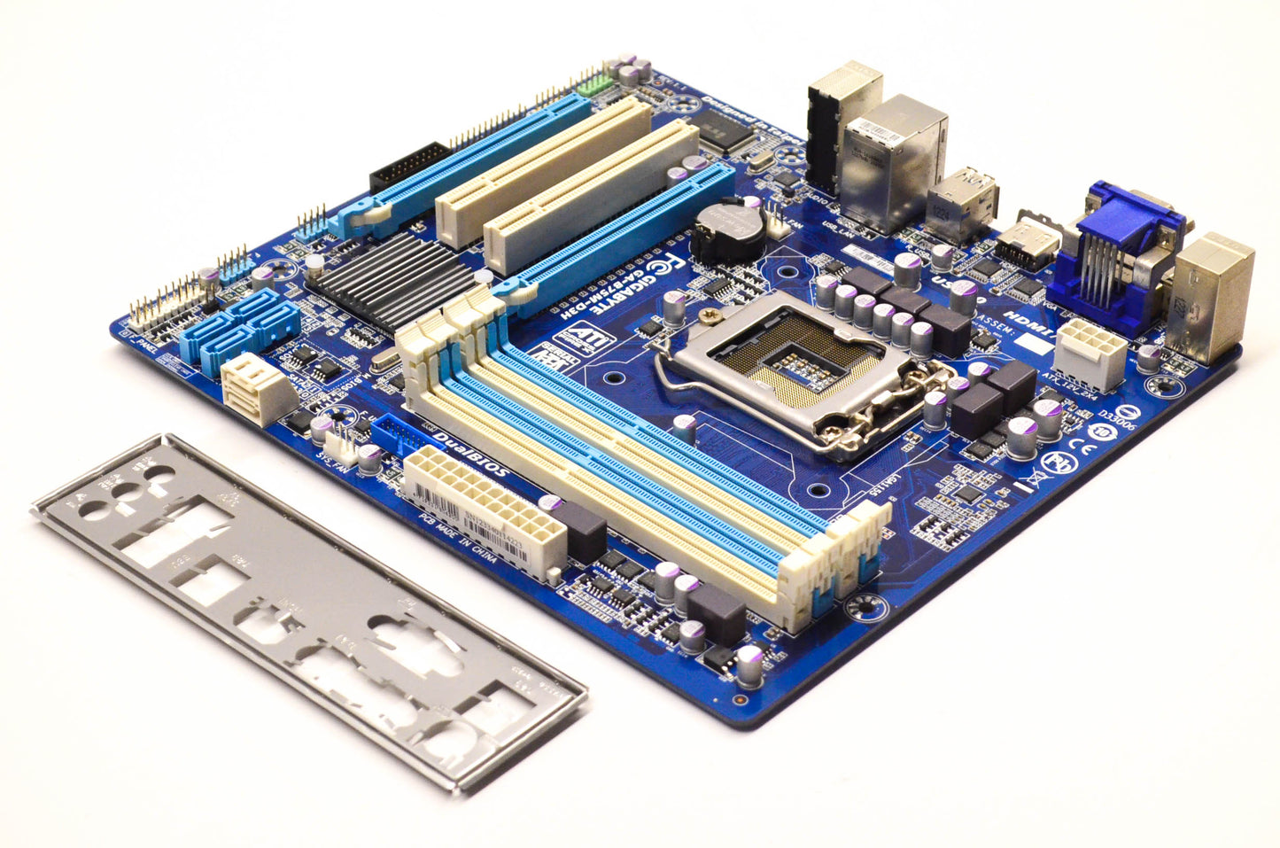 Gigabyte GA-B75M-D3H GA-B75M-D3H mATX Socket LGA1155 Ultra Durable Motherboard