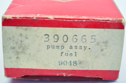 New OEM Briggs & Stratton 390665 Fuel Pump Assembly NOS