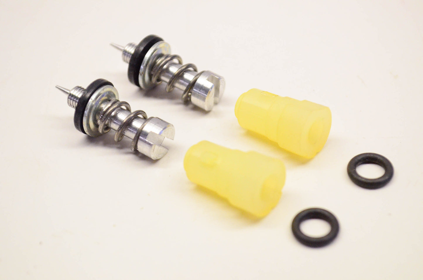 New OEM Briggs & Stratton 395508 Needle Valve Qty 2 NOS