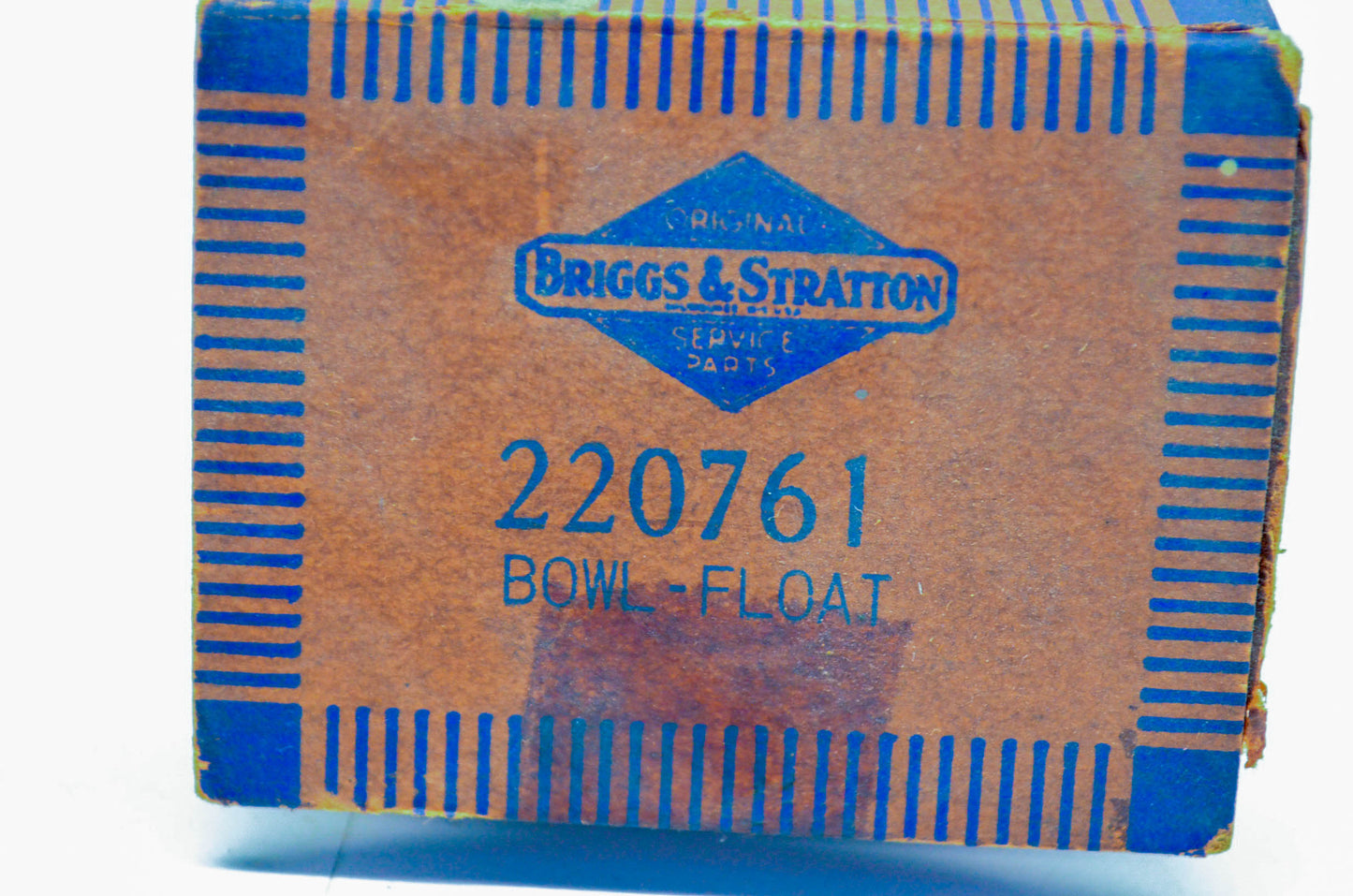 New OEM Briggs & Stratton 220761 Float Bowl NOS