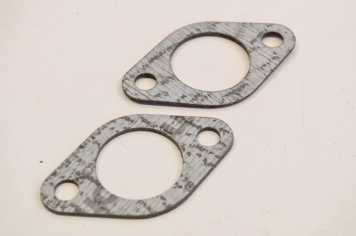 New OEM Briggs & Stratton 27828S Intake Gaskets Qty 2 NOS
