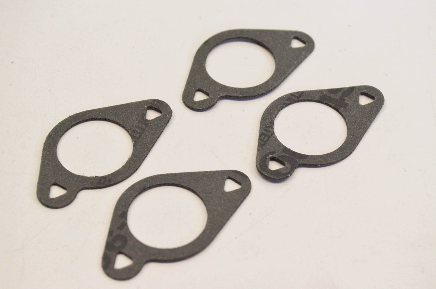 New OEM Briggs & Stratton 272199 Intake Gaskets Qty 4 NOS