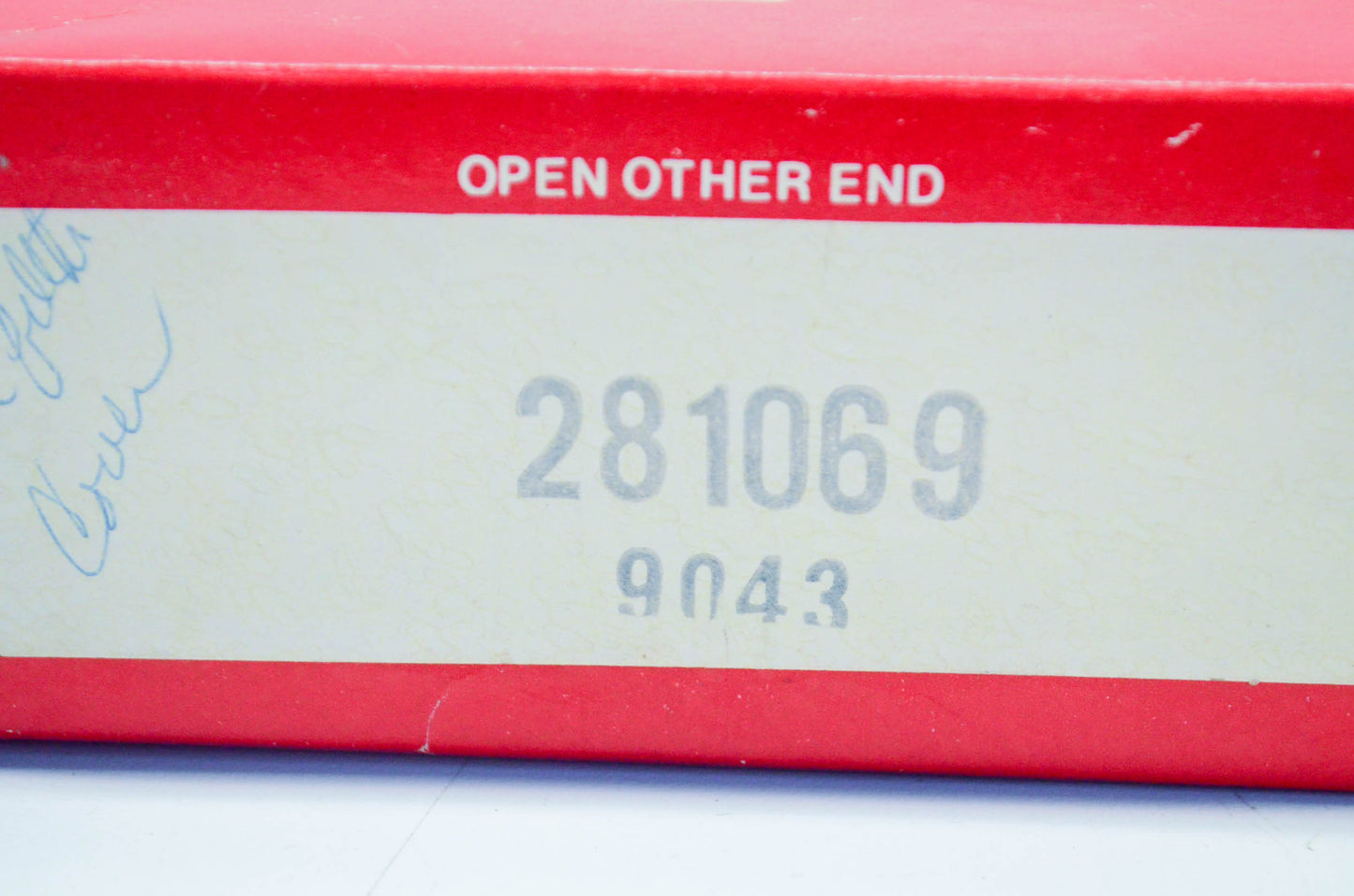 New OEM Briggs & Stratton 281069, 9043 Air Filter Cover NOS