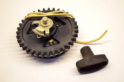 New OEM Briggs & Stratton 490647, 9048 Starter Rewind NOS