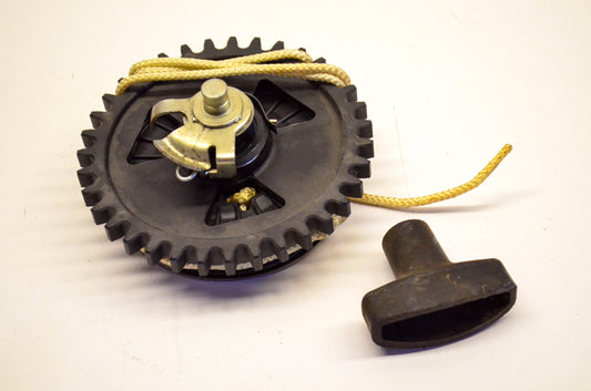 New OEM Briggs & Stratton 490647, 9048 Starter Rewind NOS