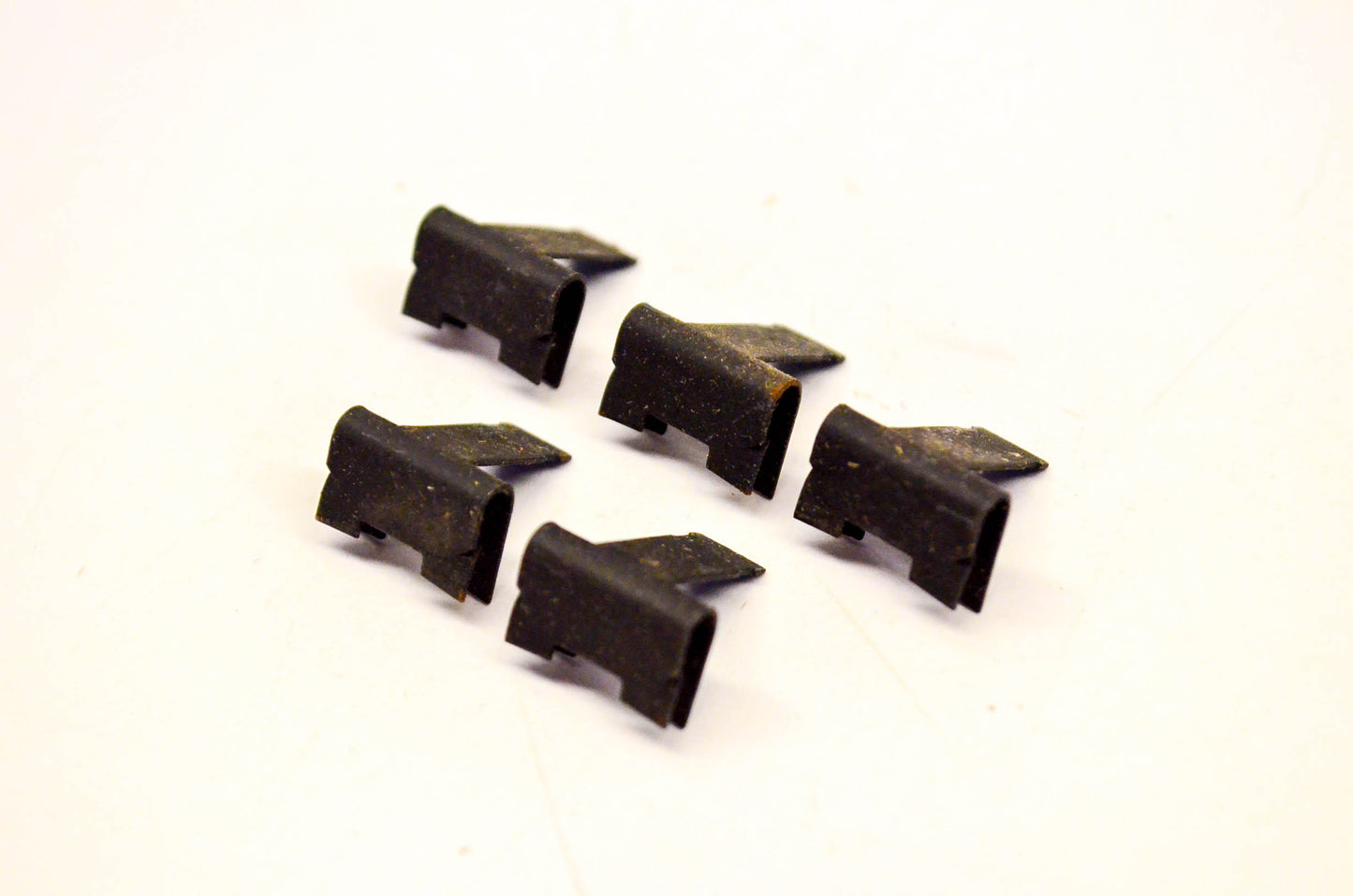 New OEM Briggs & Stratton 93573, 293934 Clips Qty 5 NOS