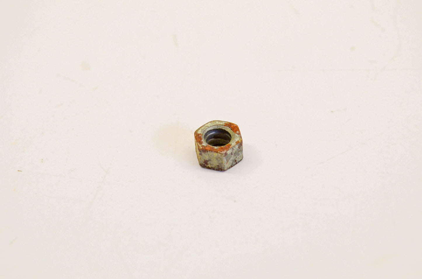 New OEM Briggs & Stratton 63426 Casing Locknut NOS