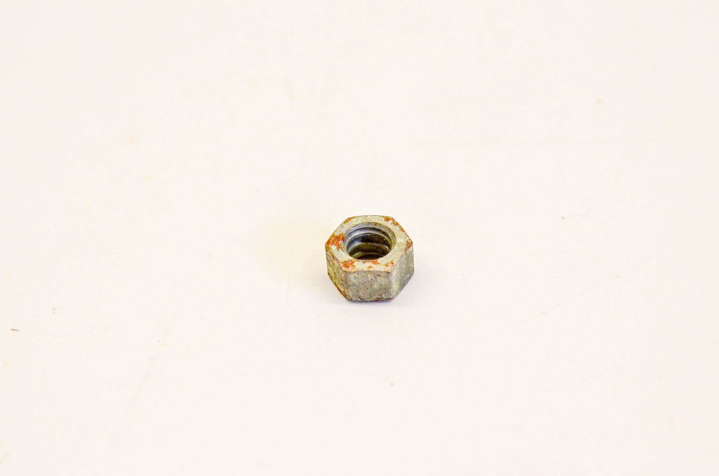 New OEM Briggs & Stratton 63426 Casing Locknut NOS