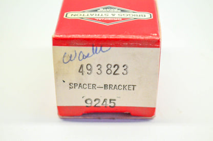 New OEM Briggs & Stratton 493823, 9245 Spacer NOS