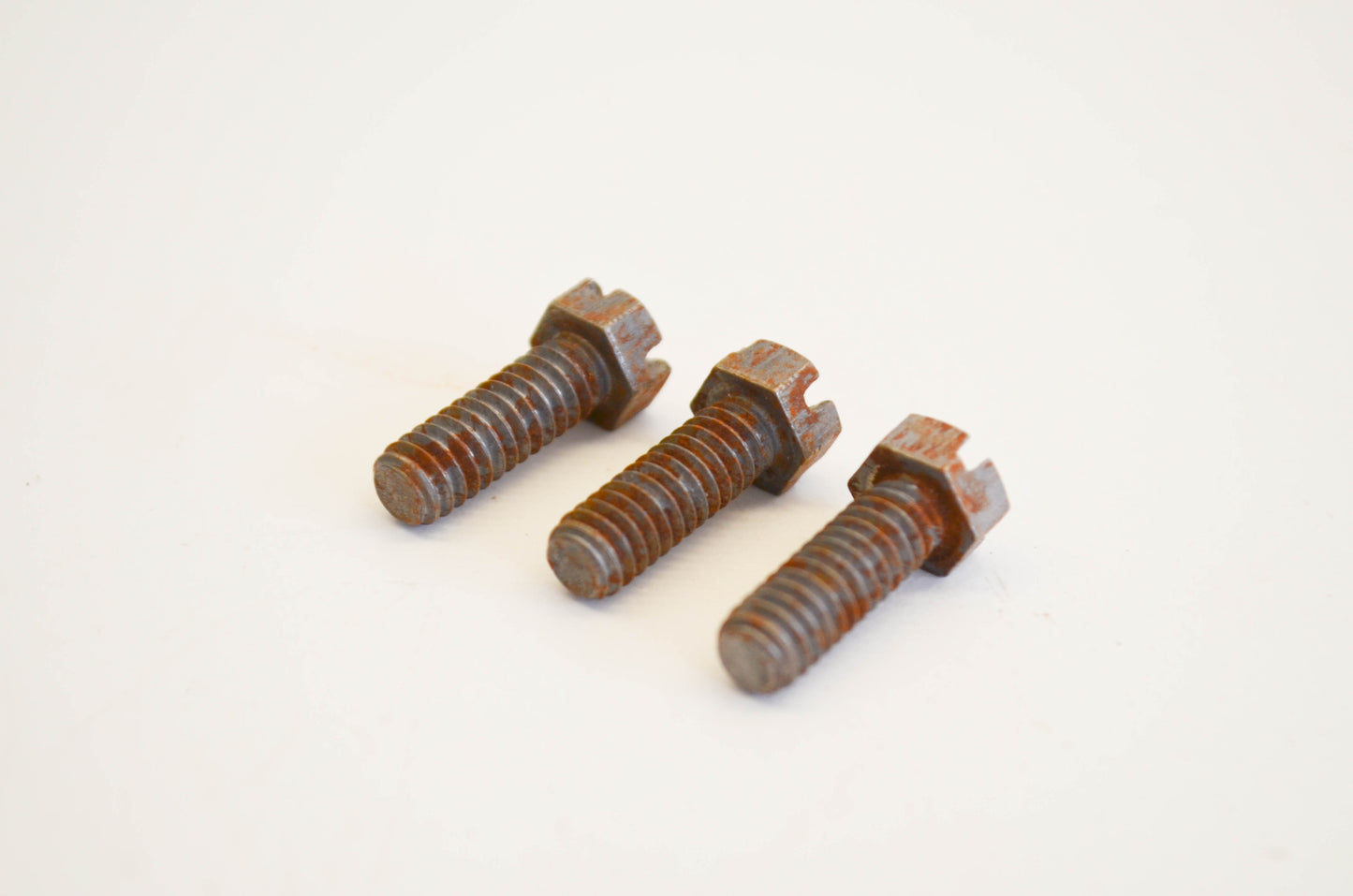 New OEM Briggs & Stratton 94616, 93357 Screw Qty 3 NOS