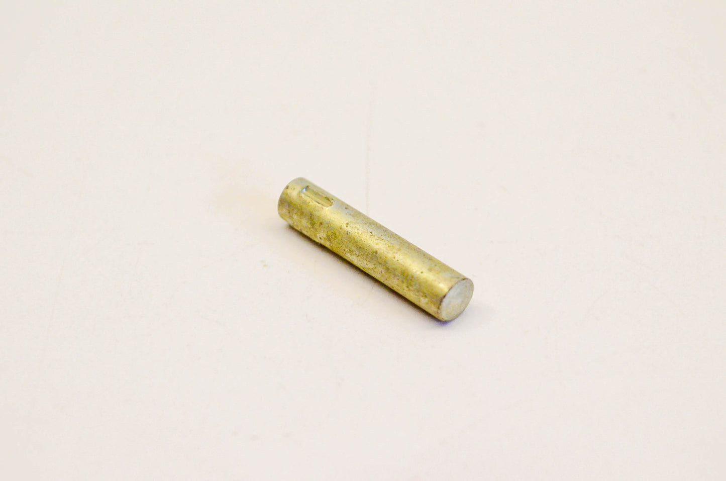 New OEM Briggs & Stratton 93586, 926 Starter Pulley Pin NOS