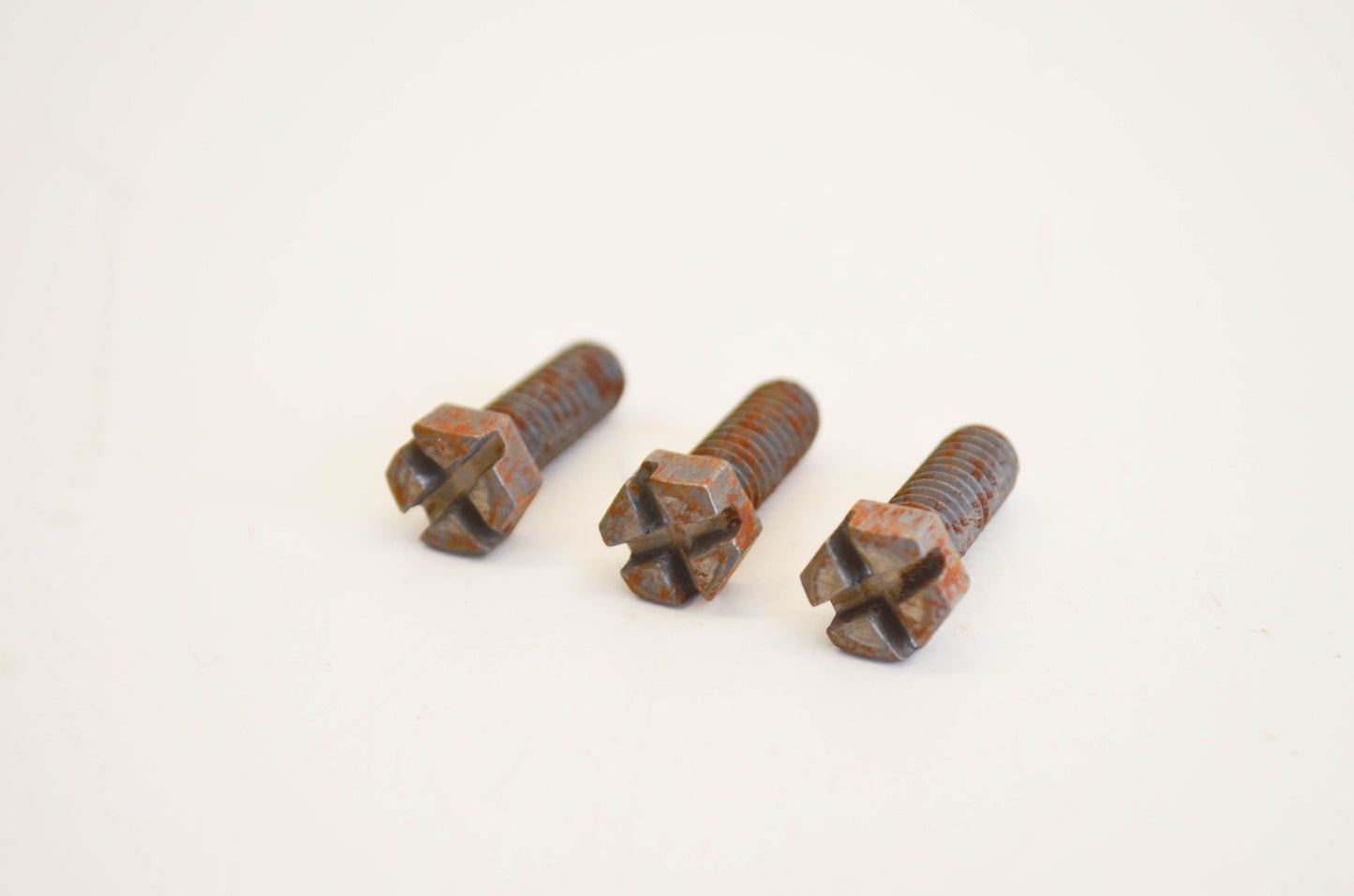 New OEM Briggs & Stratton 94616, 93357 Screw Qty 3 NOS