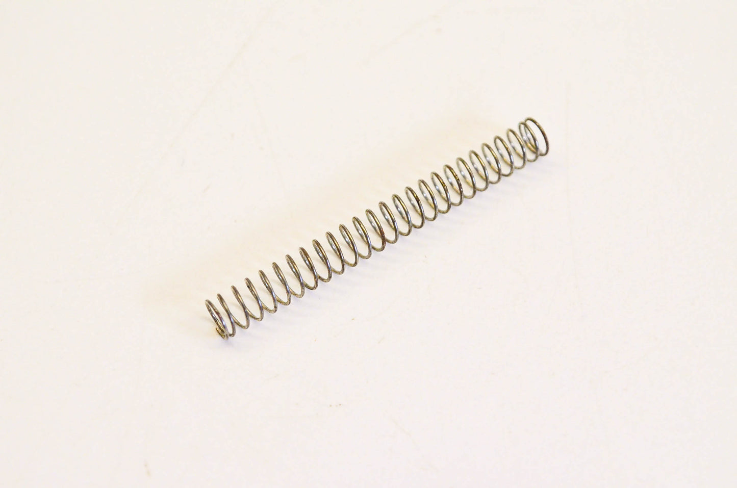 New OEM Briggs & Stratton 261119, 035 Choke Link Spring NOS