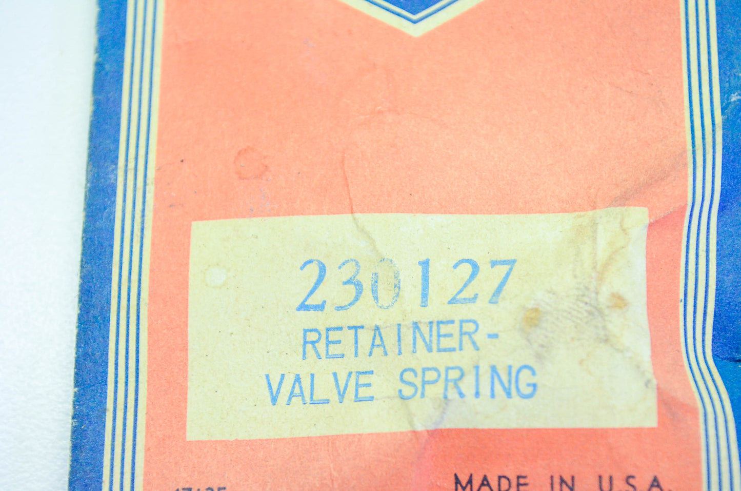 New OEM Briggs & Stratton 230127 Valve Spring Retainer NOS