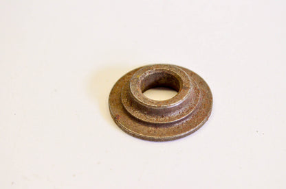 New OEM Briggs & Stratton 68293 Retainer Collar NOS