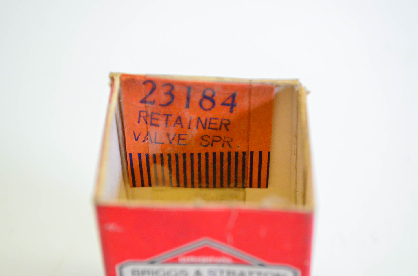 New OEM Briggs & Stratton 23184 Valve Spring Retainer NOS