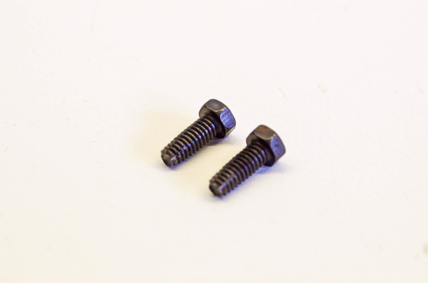 New OEM Briggs & Stratton 93254 Self Tapping Screws Qty 2 NOS