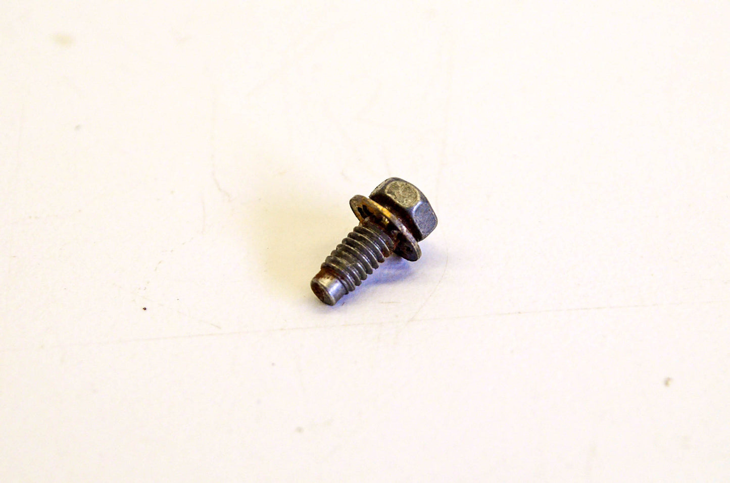 New OEM Briggs & Stratton 93042 Screw NOS