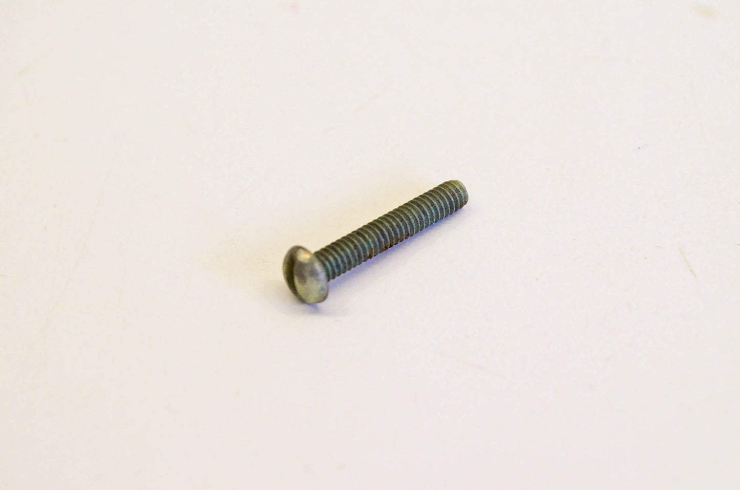 New OEM Briggs & Stratton 92696 Machine Screw NOS