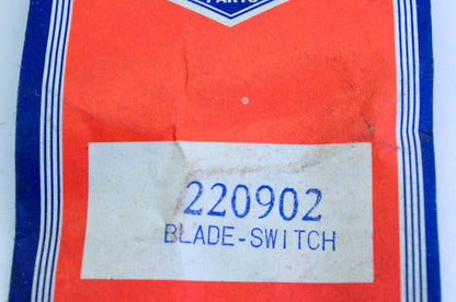 New OEM Briggs & Stratton 220902 Switch Blade NOS