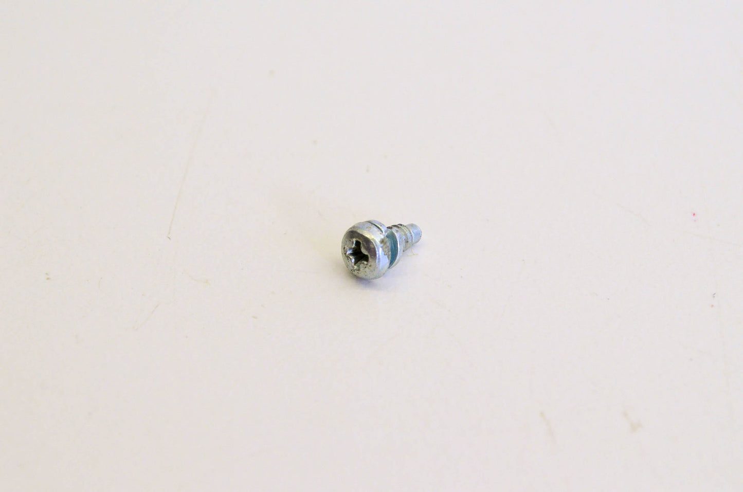 New OEM Briggs & Stratton 93385 Screw NOS