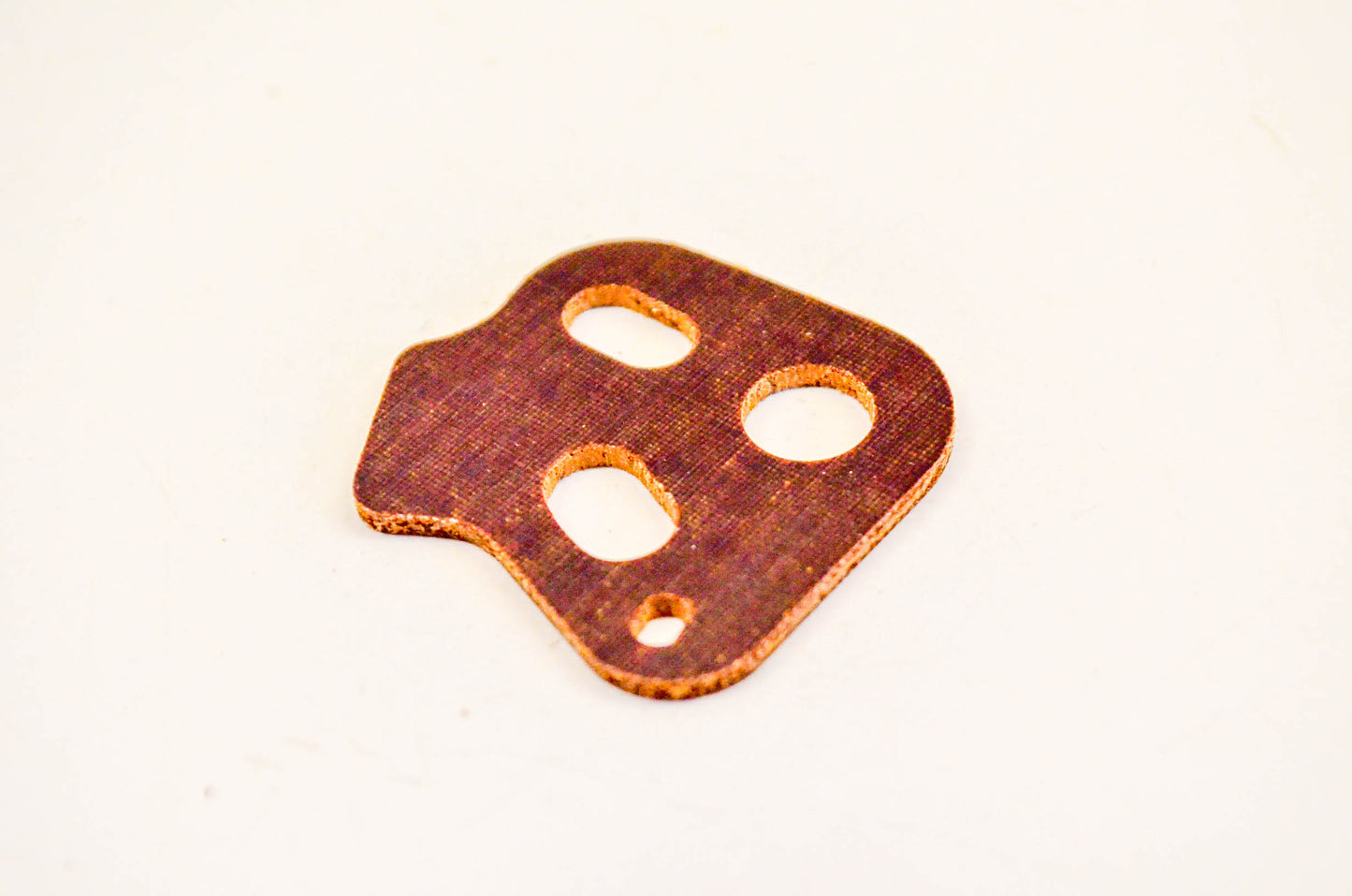 New OEM Briggs & Stratton 66048 Insulator Plate NOS